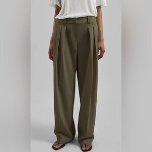 NWT The Frankie Shop Daytona Wool Blend Pleated Tailored Trousers Khaki Green S